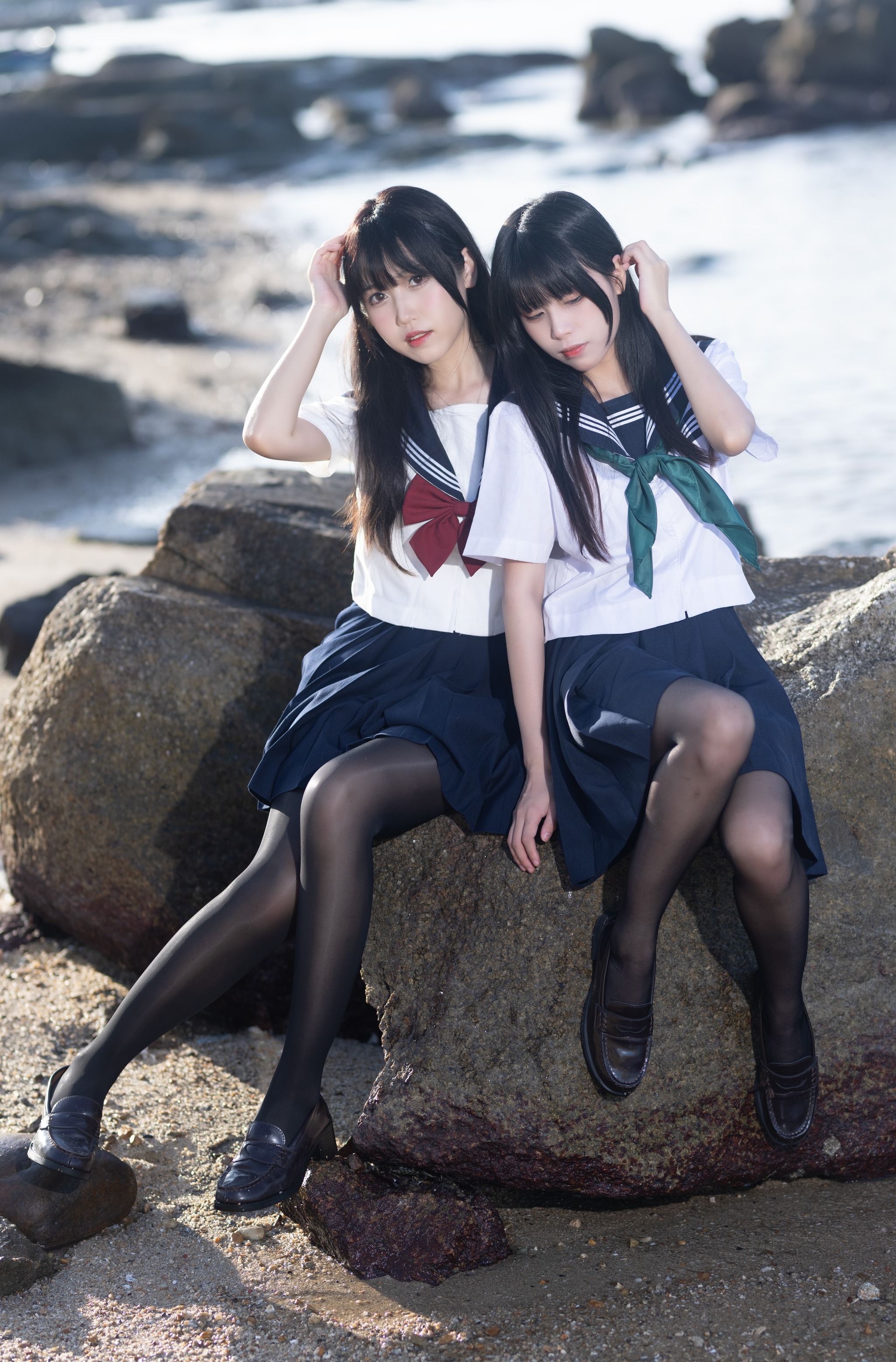 三無人型 - NO.004 不呆猫 水手服百合黑丝[51P1V]-XikXak